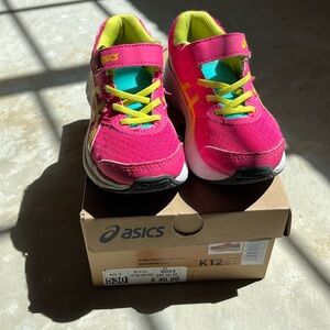 ASICS jolt style shoe